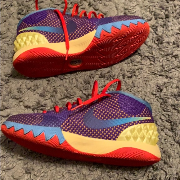 kyrie 1s